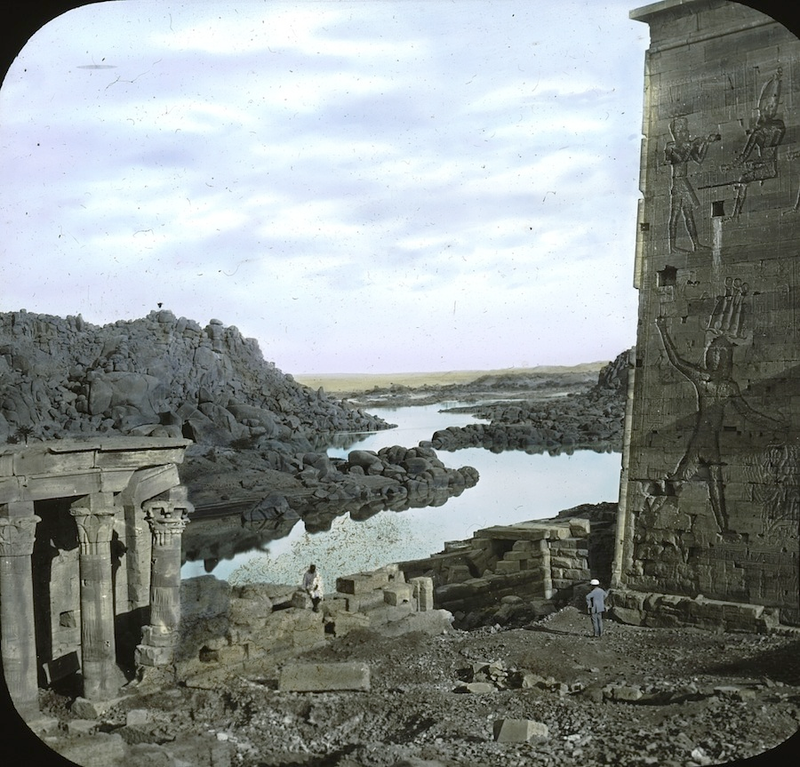 Illustration for article titled Amazing Hand-Tinted Photos of Egypt from the late 19th century
